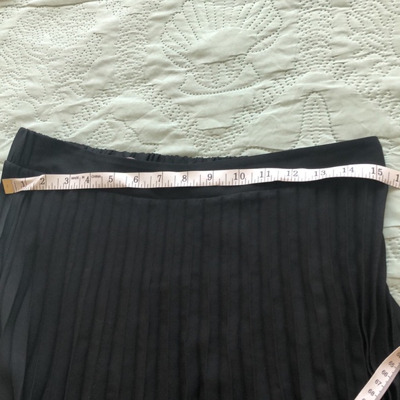Maurice’s black chiffon pleated skirt medium - Picture 14 of 15